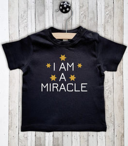 Baby t-shirt met tekst I am a miracle