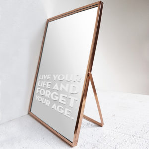 Spiegel Courage met tekst Live your life