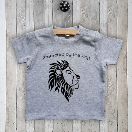 T-shirt met tekst Protected by the king